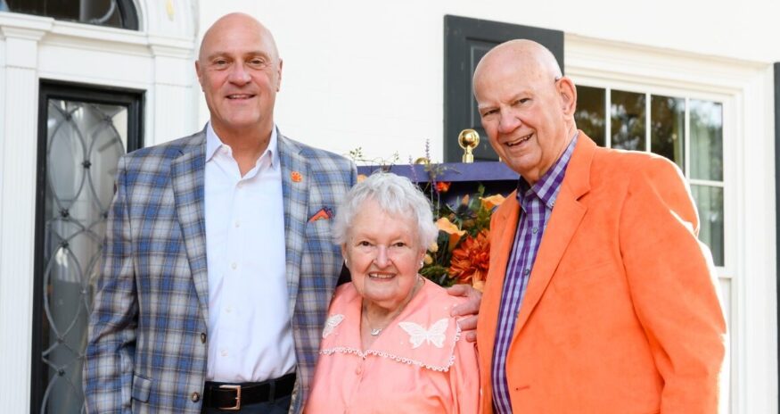David and Sandra Sprouse, with the recently retired Clemson University president, Jim Clements, made a $2.5 million commitment to the business college. (Photo/Clemson University)